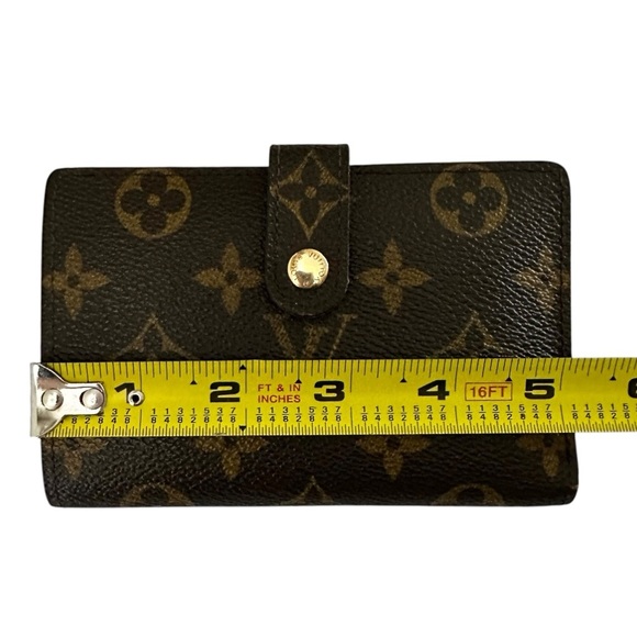 Louis Vuitton Monogram Leather Kisslock Bifold Wallet - Picture 12 of 13
